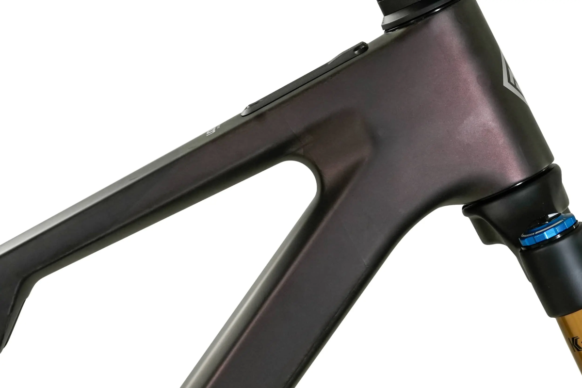 BICICLETA MEGAMO REASON CRB 07 2027 AVINOX M2S